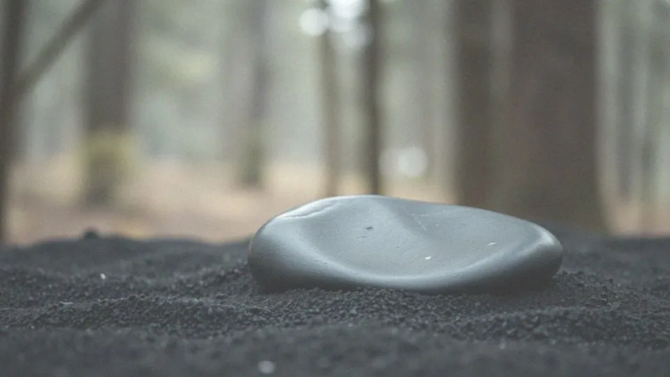 Kolor czarny w psychologii – jego znaczenie i wpływ na emocje